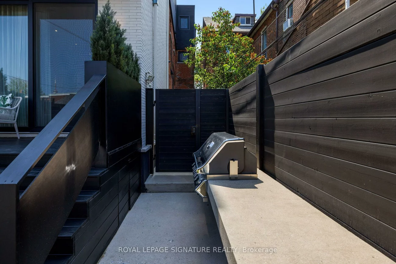 17, Lakeview, Trinity-Bellwoods, Toronto