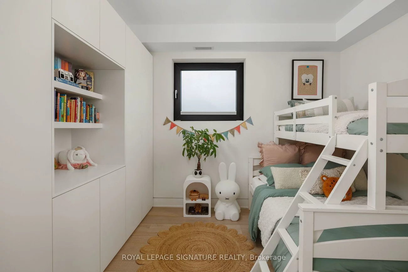 17, Lakeview, Trinity-Bellwoods, Toronto