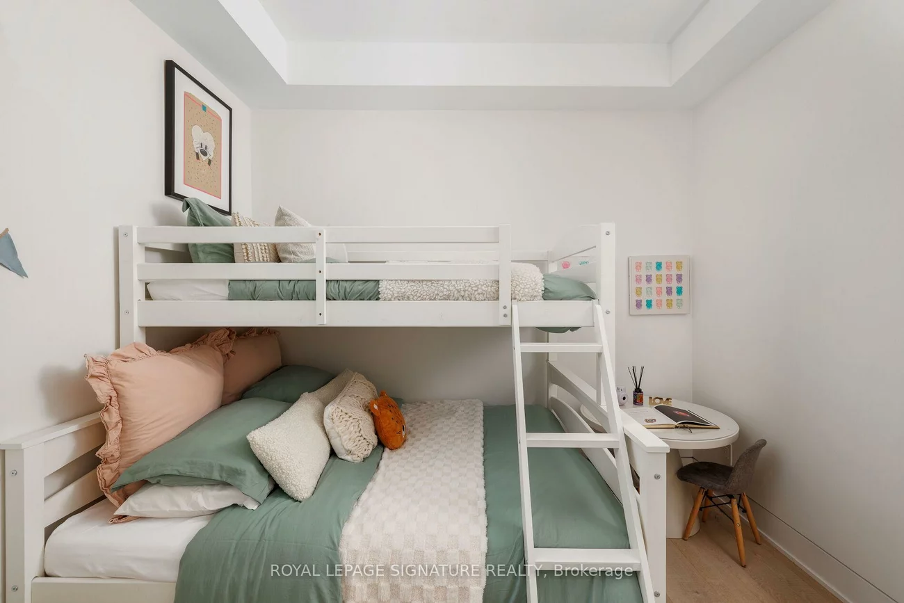 17, Lakeview, Trinity-Bellwoods, Toronto