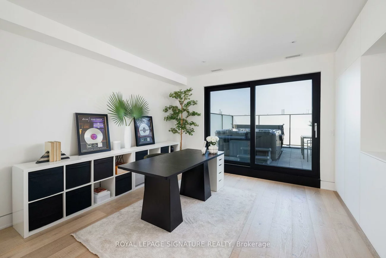 17, Lakeview, Trinity-Bellwoods, Toronto