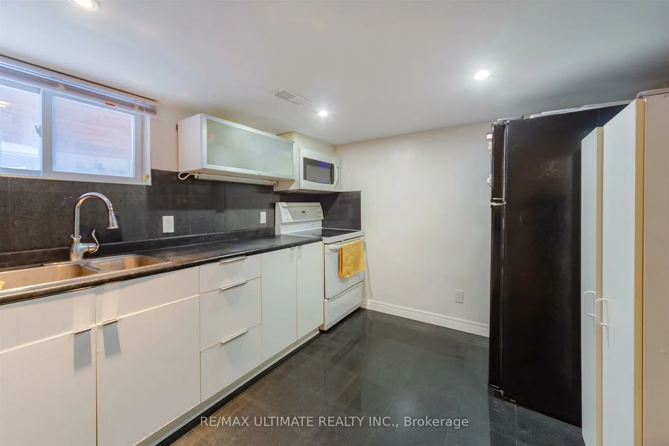 46, Lorindale, Lawrence Park North, Toronto