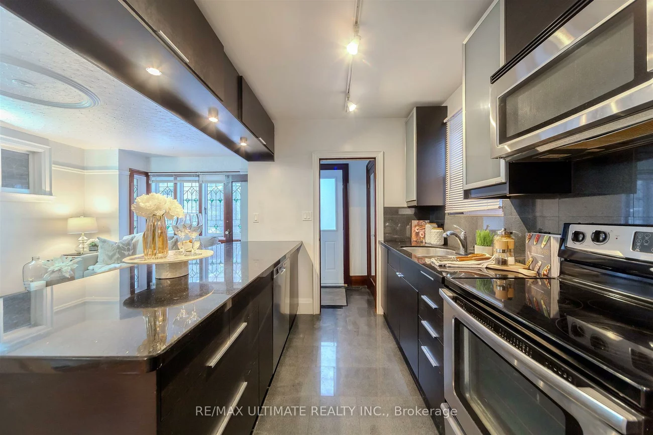 46, Lorindale, Lawrence Park North, Toronto