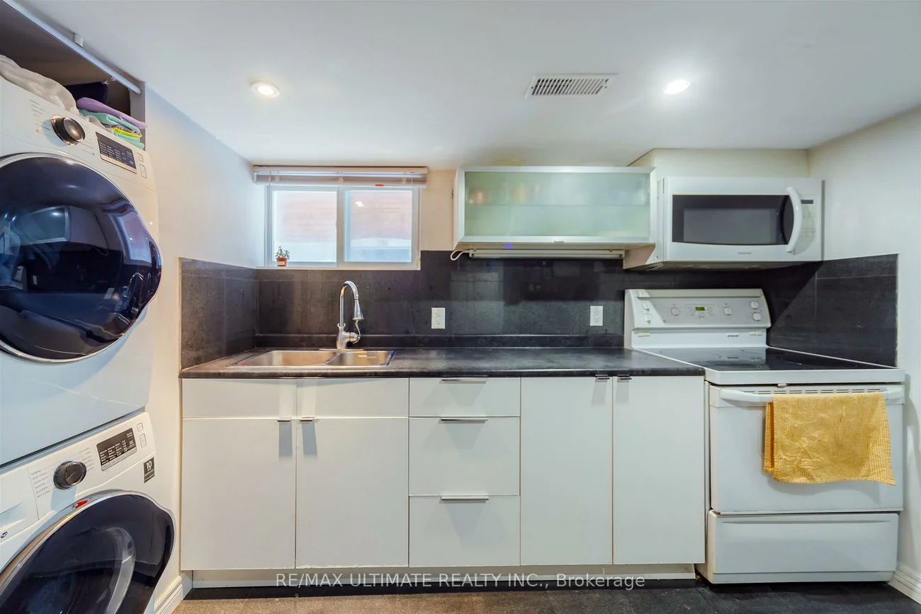 46, Lorindale, Lawrence Park North, Toronto