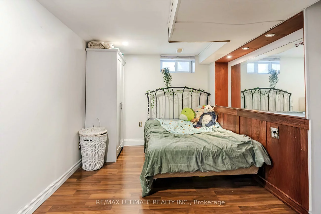 46, Lorindale, Lawrence Park North, Toronto