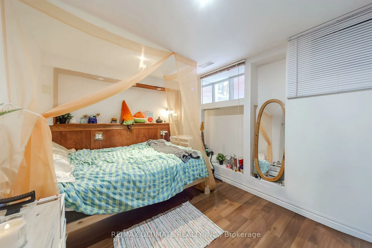 46, Lorindale, Lawrence Park North, Toronto