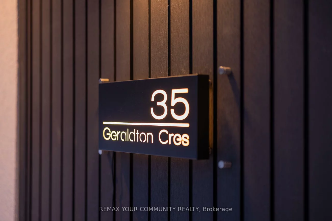 35, Geraldton, Bayview Village, Toronto