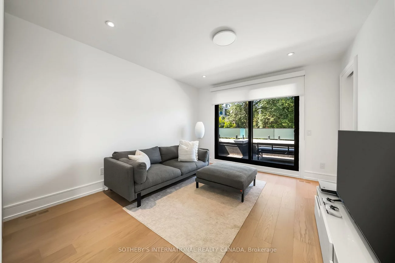 734, Avenue, Forest Hill South, Toronto