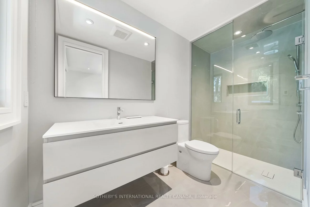 734, Avenue, Forest Hill South, Toronto