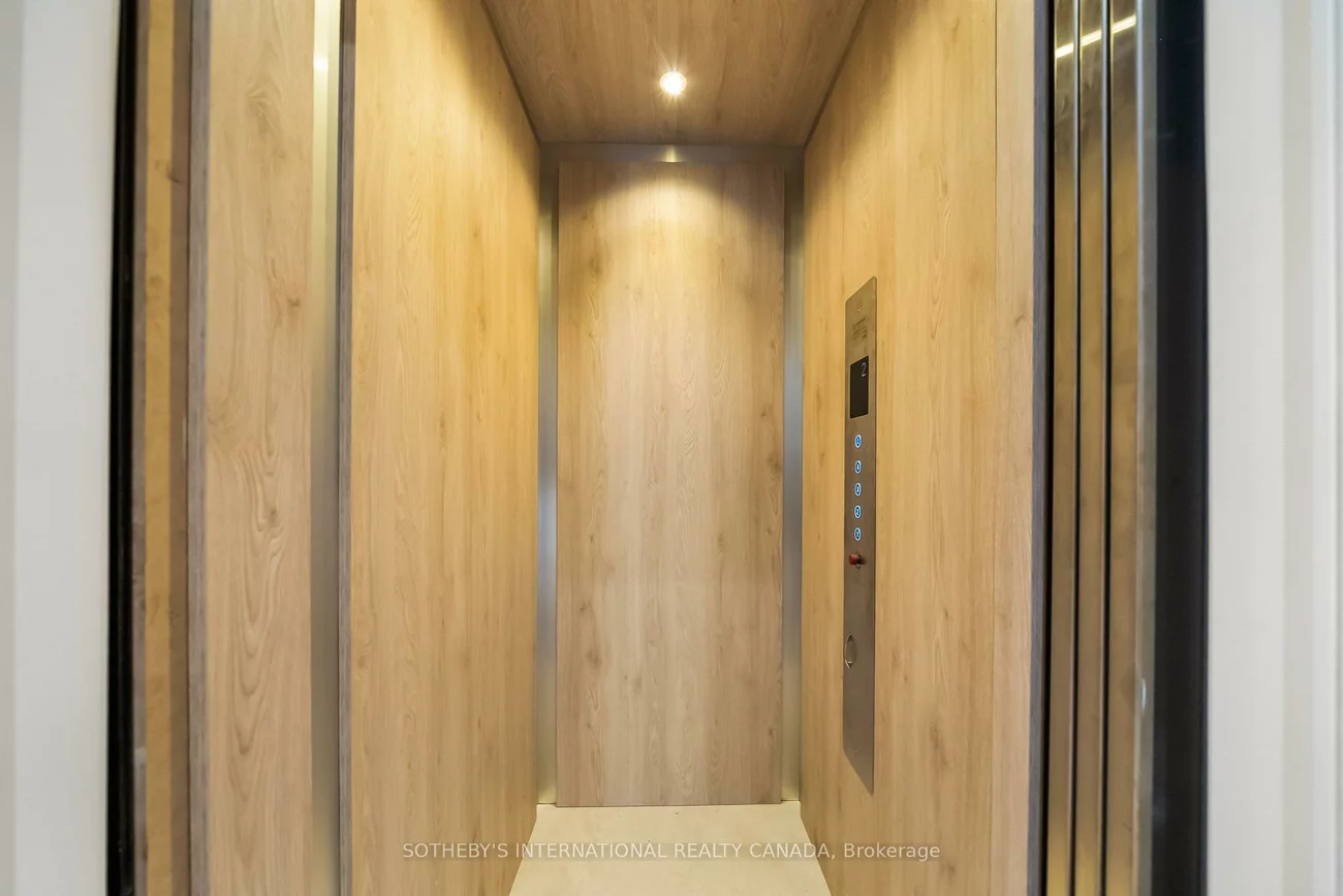 734, Avenue, Forest Hill South, Toronto