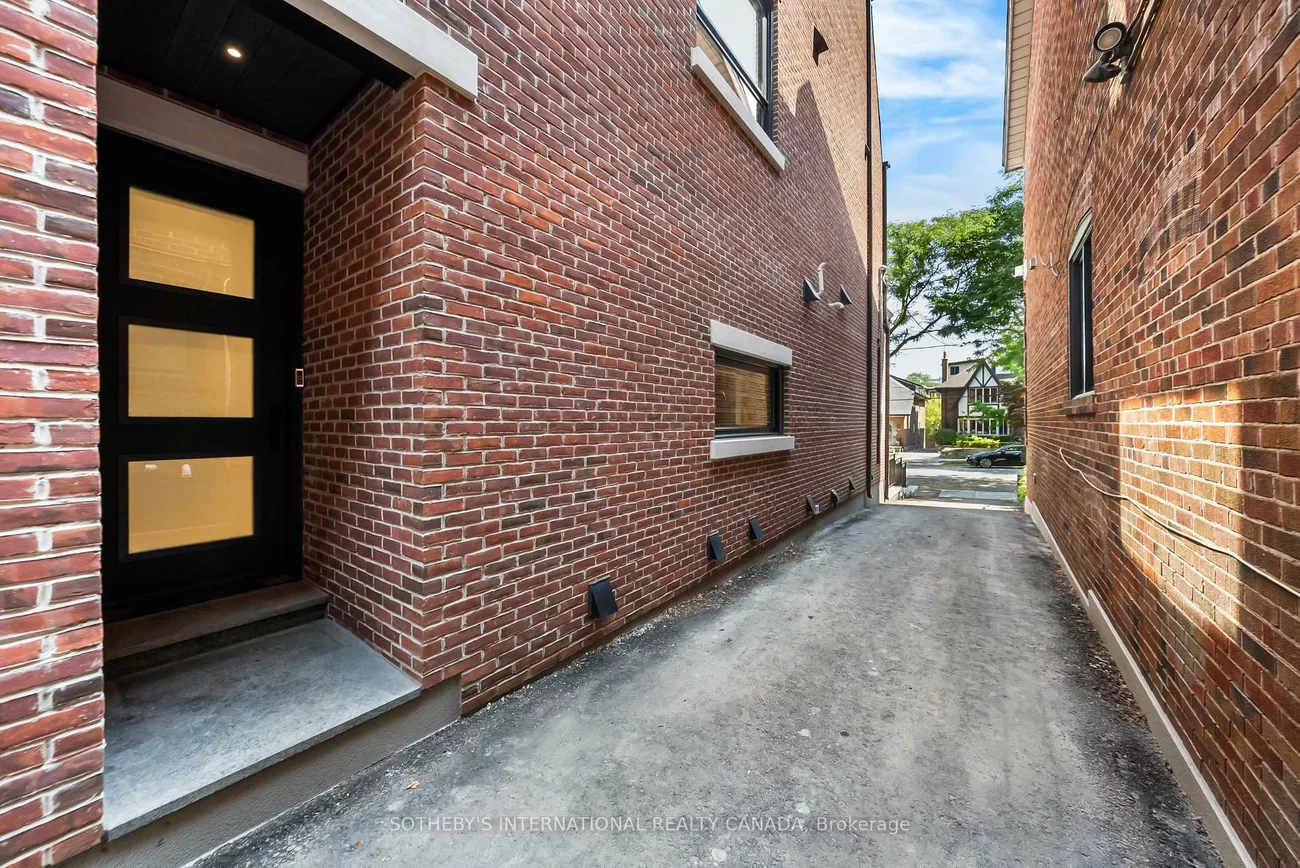 734, Avenue, Forest Hill South, Toronto