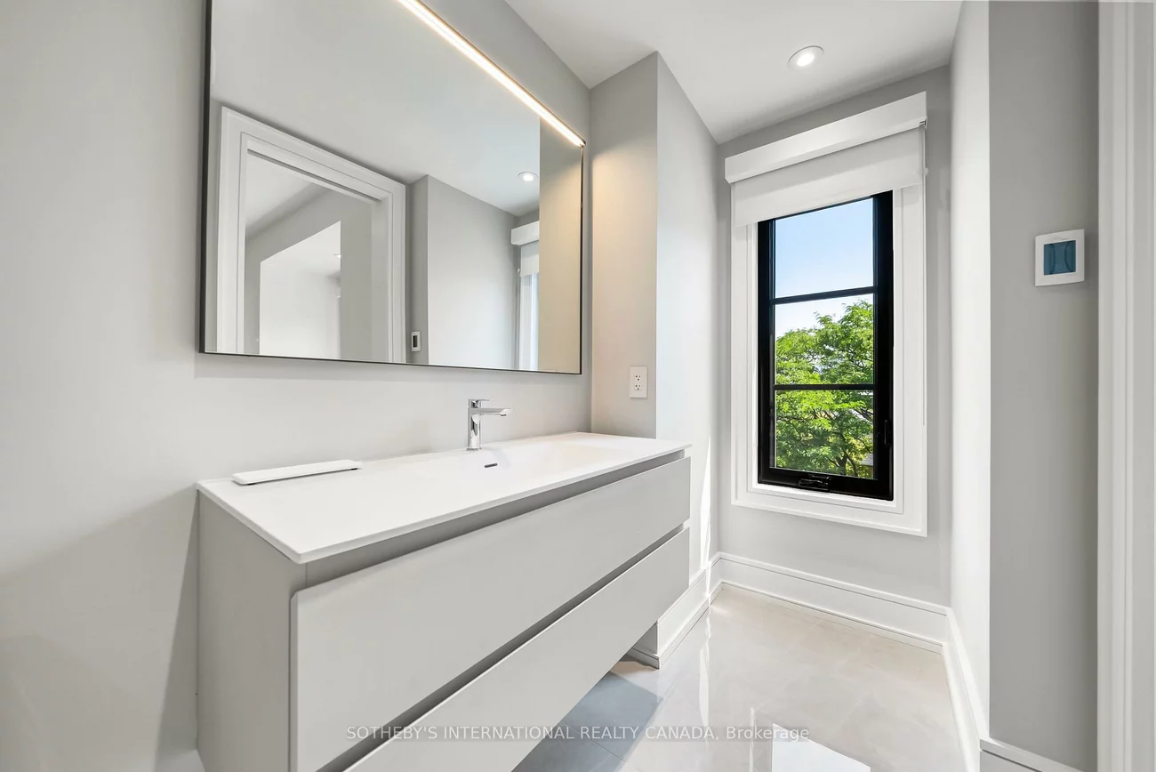 734, Avenue, Forest Hill South, Toronto