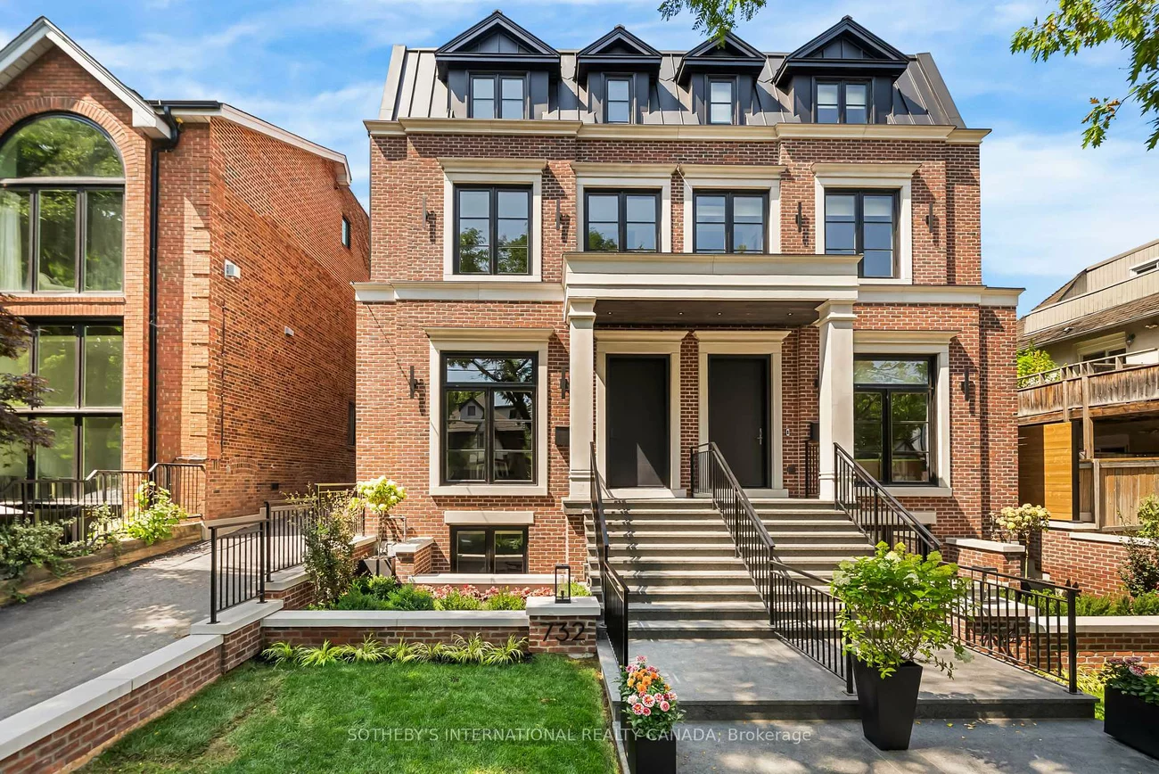 734, Avenue, Forest Hill South, Toronto