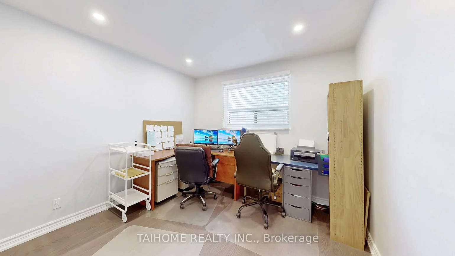 10, Centurion, Bayview Woods-Steeles, Toronto