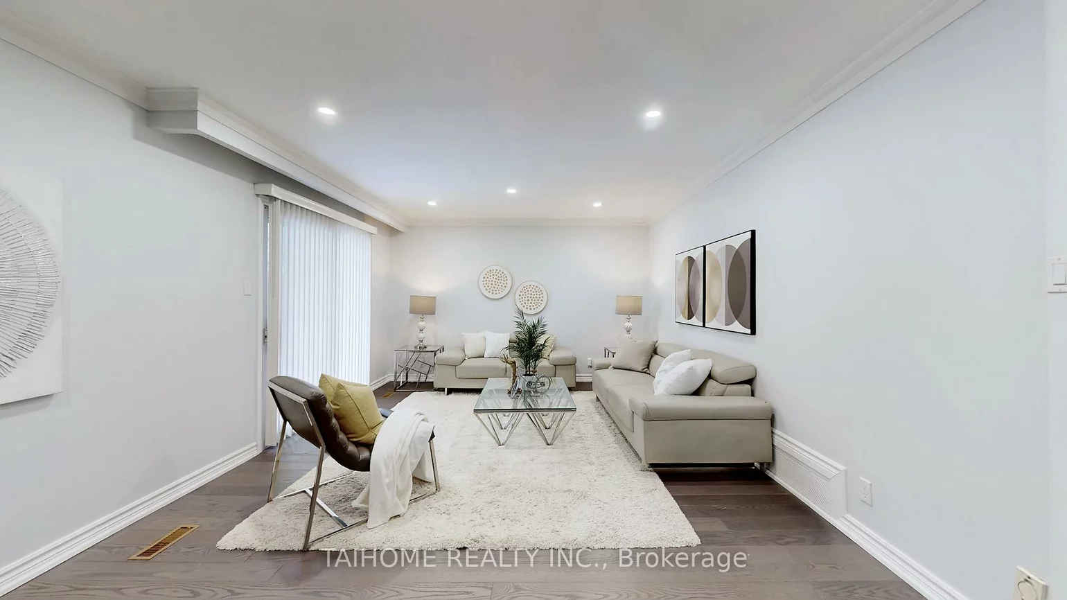 10, Centurion, Bayview Woods-Steeles, Toronto