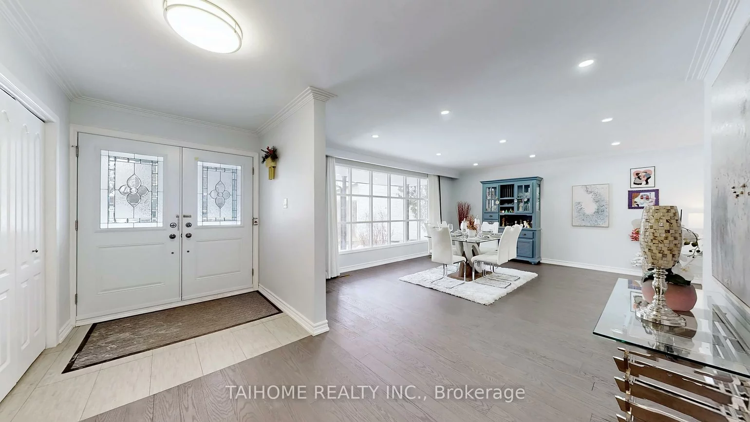 10, Centurion, Bayview Woods-Steeles, Toronto