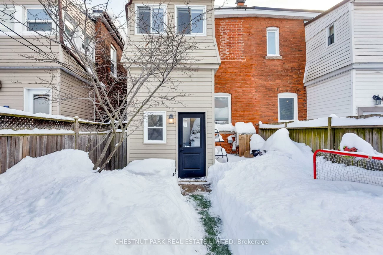 232, Ashworth, Wychwood, Toronto