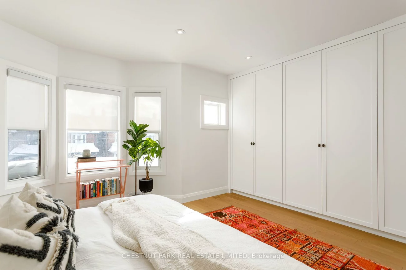 232, Ashworth, Wychwood, Toronto