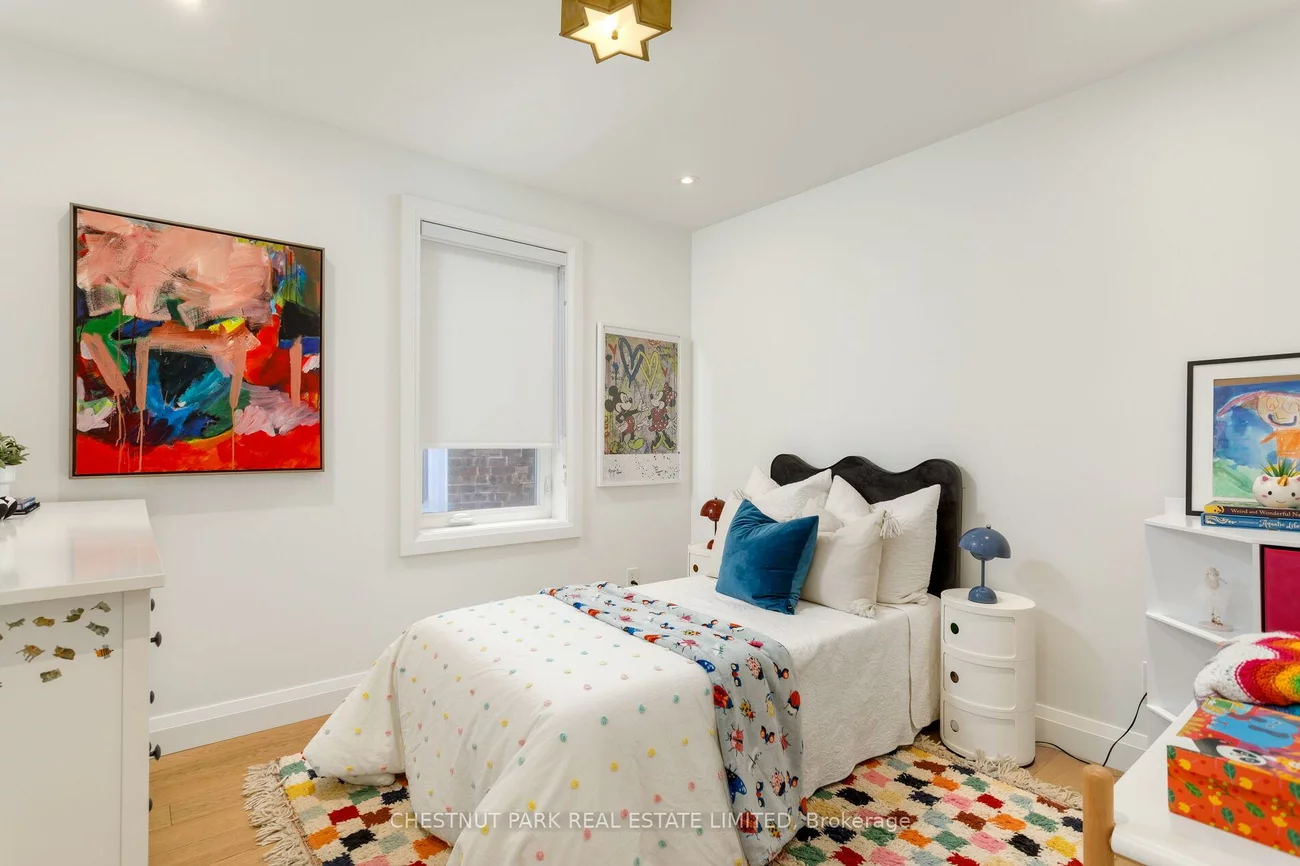 232, Ashworth, Wychwood, Toronto