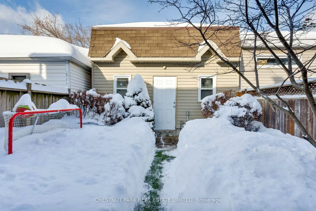 232, Ashworth, Wychwood, Toronto