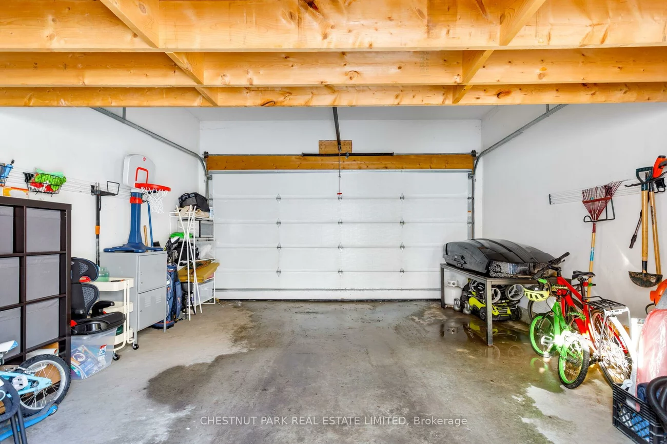 232, Ashworth, Wychwood, Toronto