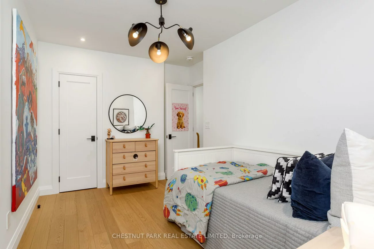 232, Ashworth, Wychwood, Toronto