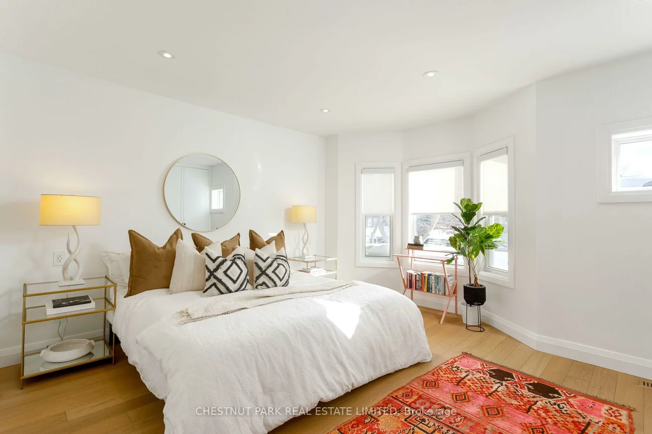 232, Ashworth, Wychwood, Toronto