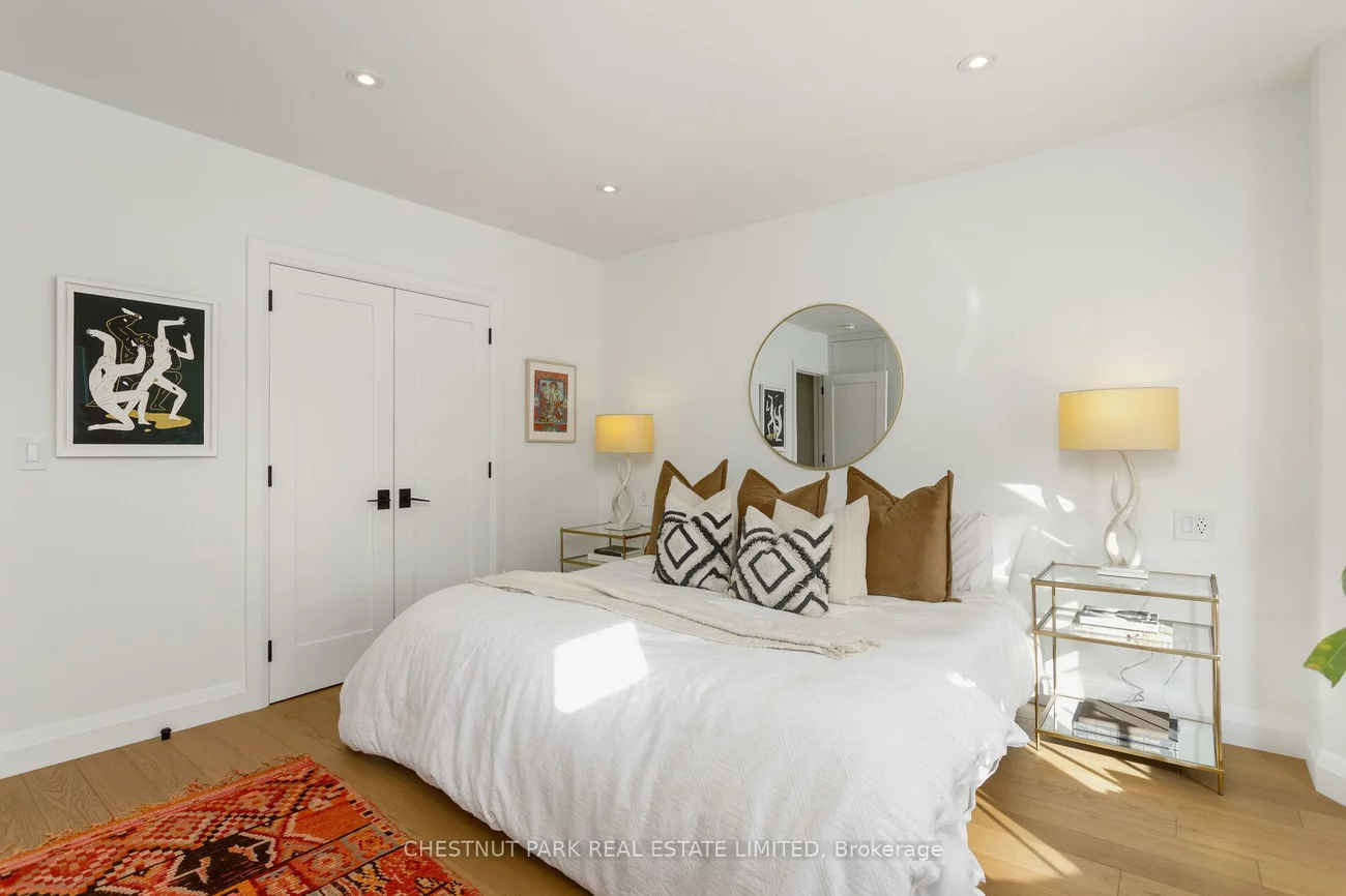 232, Ashworth, Wychwood, Toronto