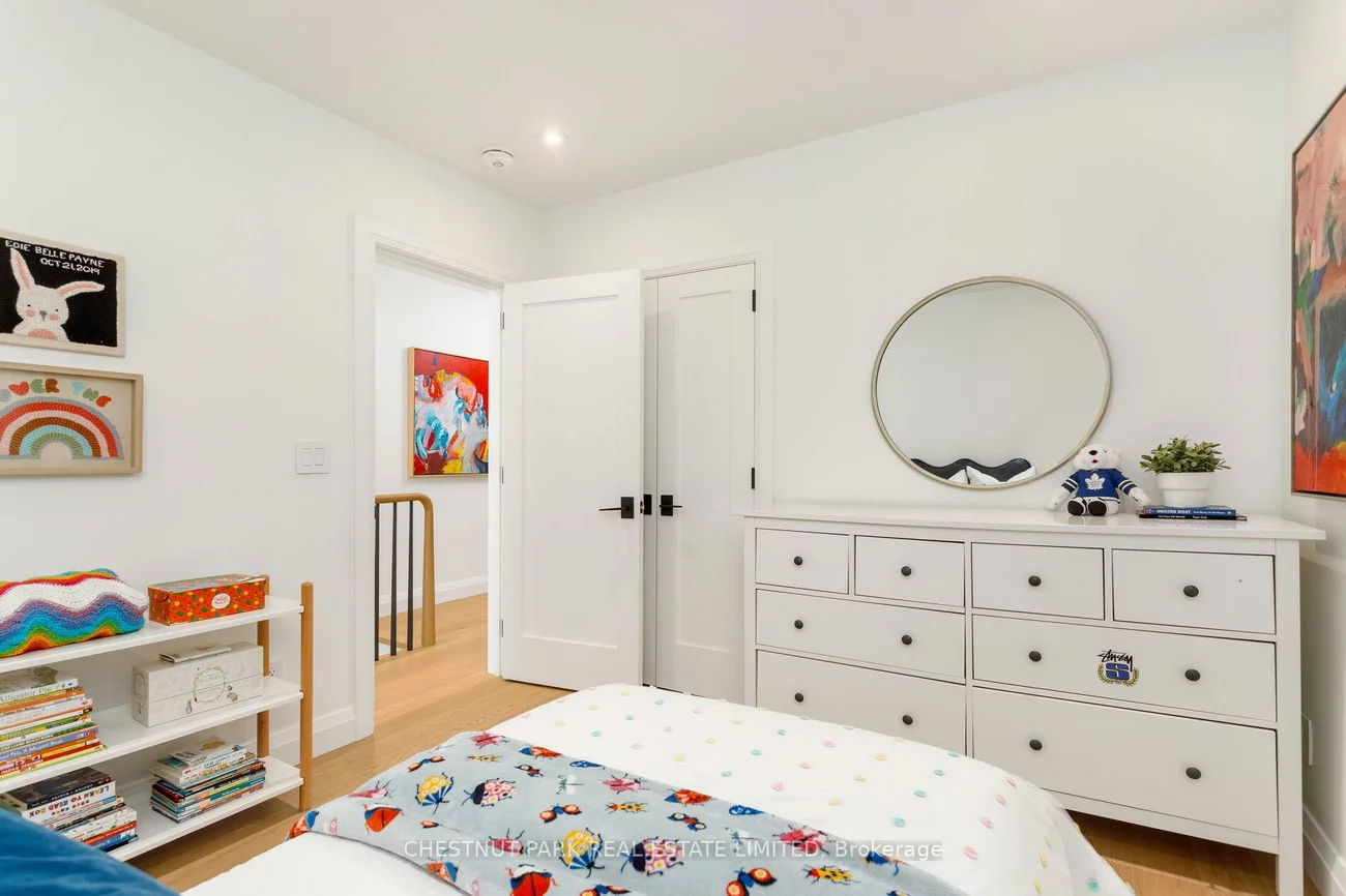 232, Ashworth, Wychwood, Toronto