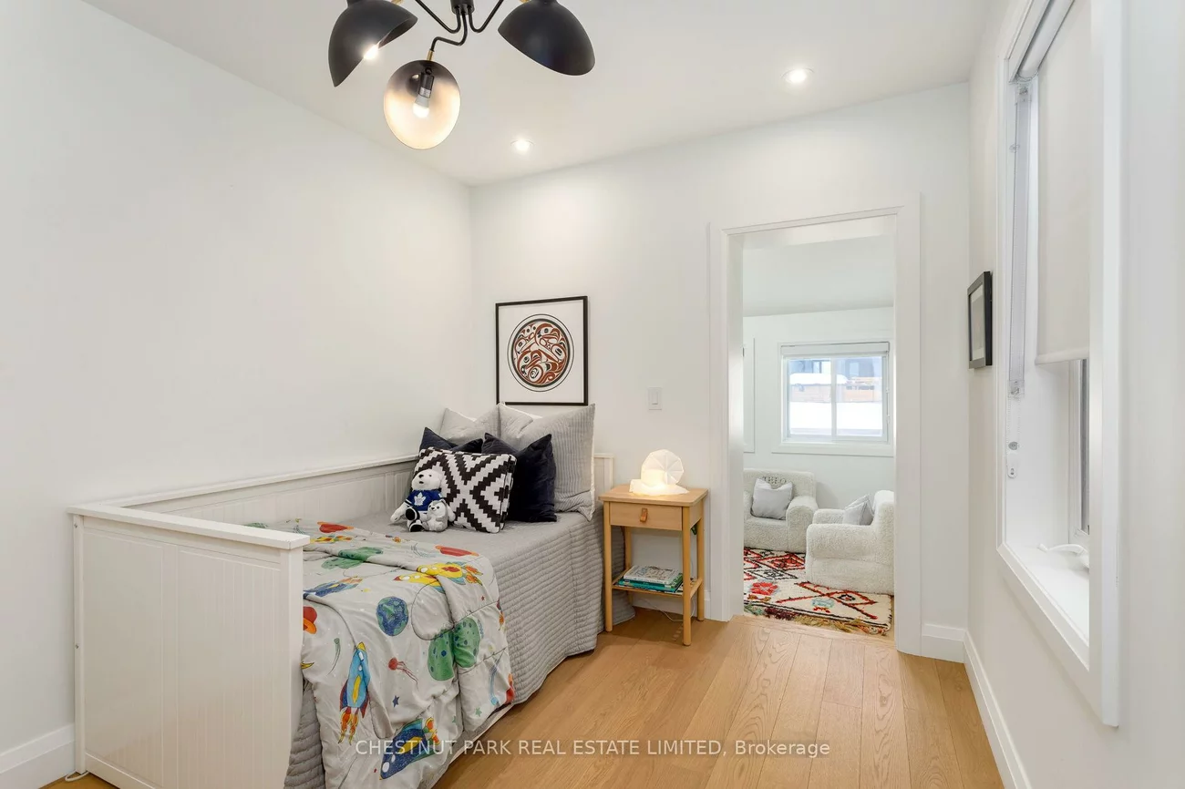 232, Ashworth, Wychwood, Toronto