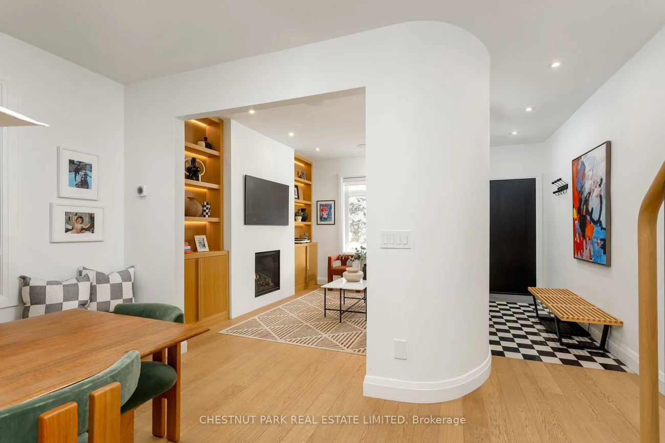 232, Ashworth, Wychwood, Toronto