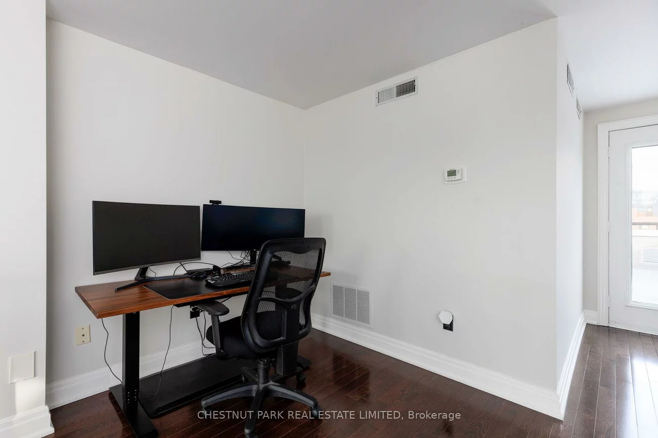 211, Walmer, Casa Loma, Toronto