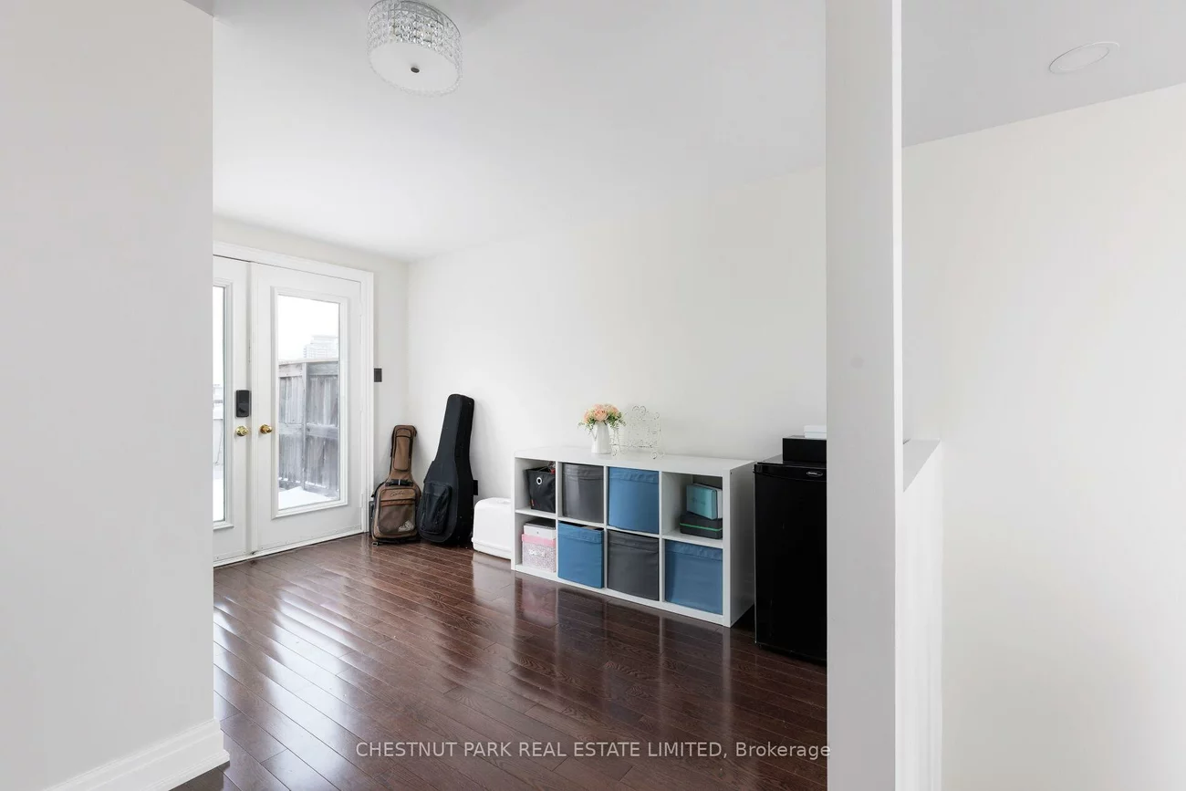 211, Walmer, Casa Loma, Toronto