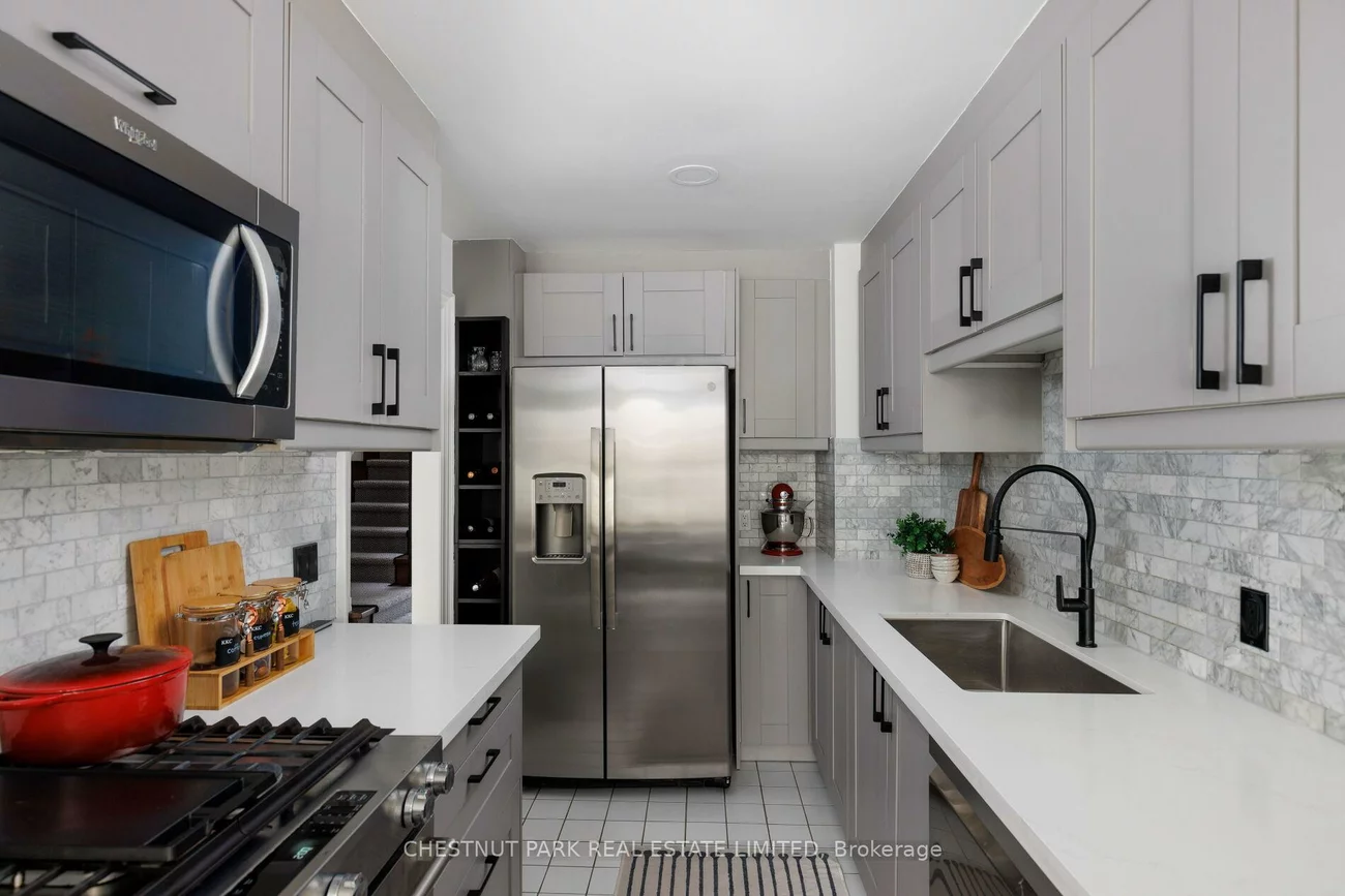 211, Walmer, Casa Loma, Toronto