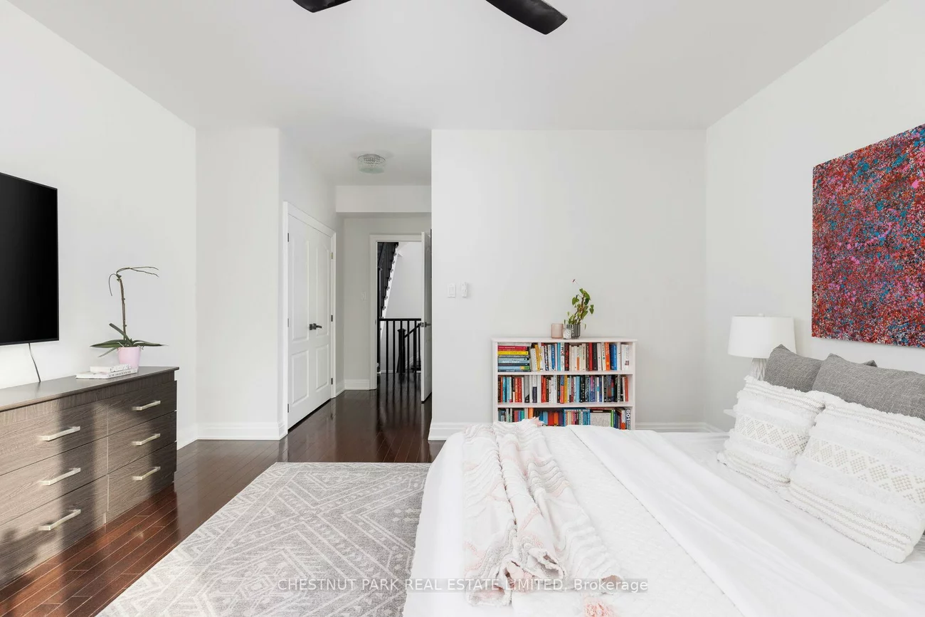 211, Walmer, Casa Loma, Toronto