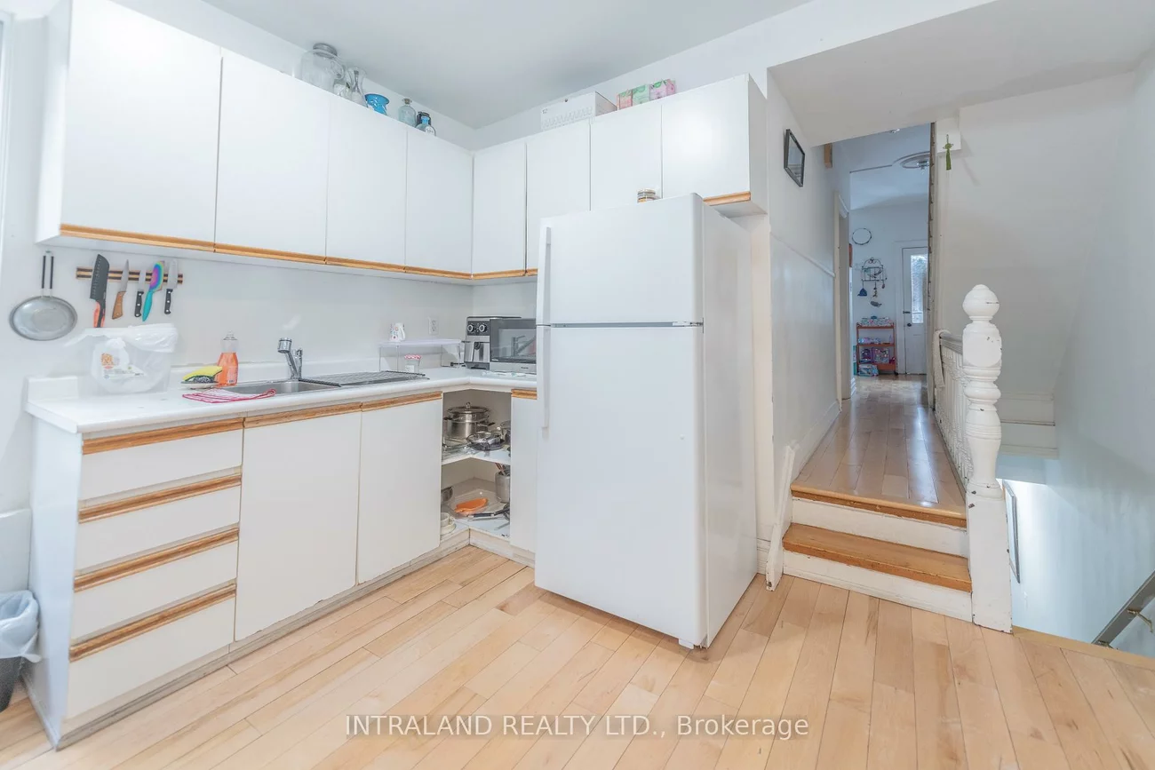 284, Lisgar, Little Portugal, Toronto