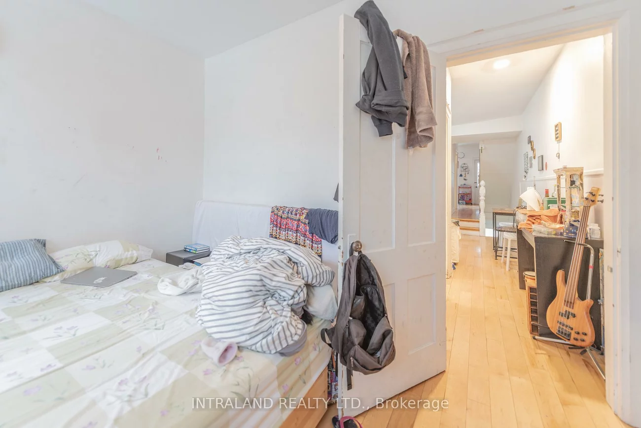 284, Lisgar, Little Portugal, Toronto