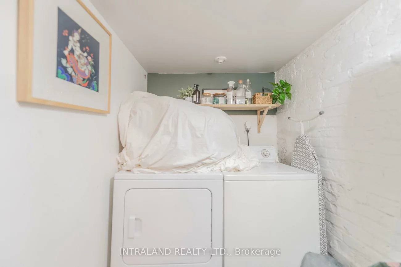 284, Lisgar, Little Portugal, Toronto