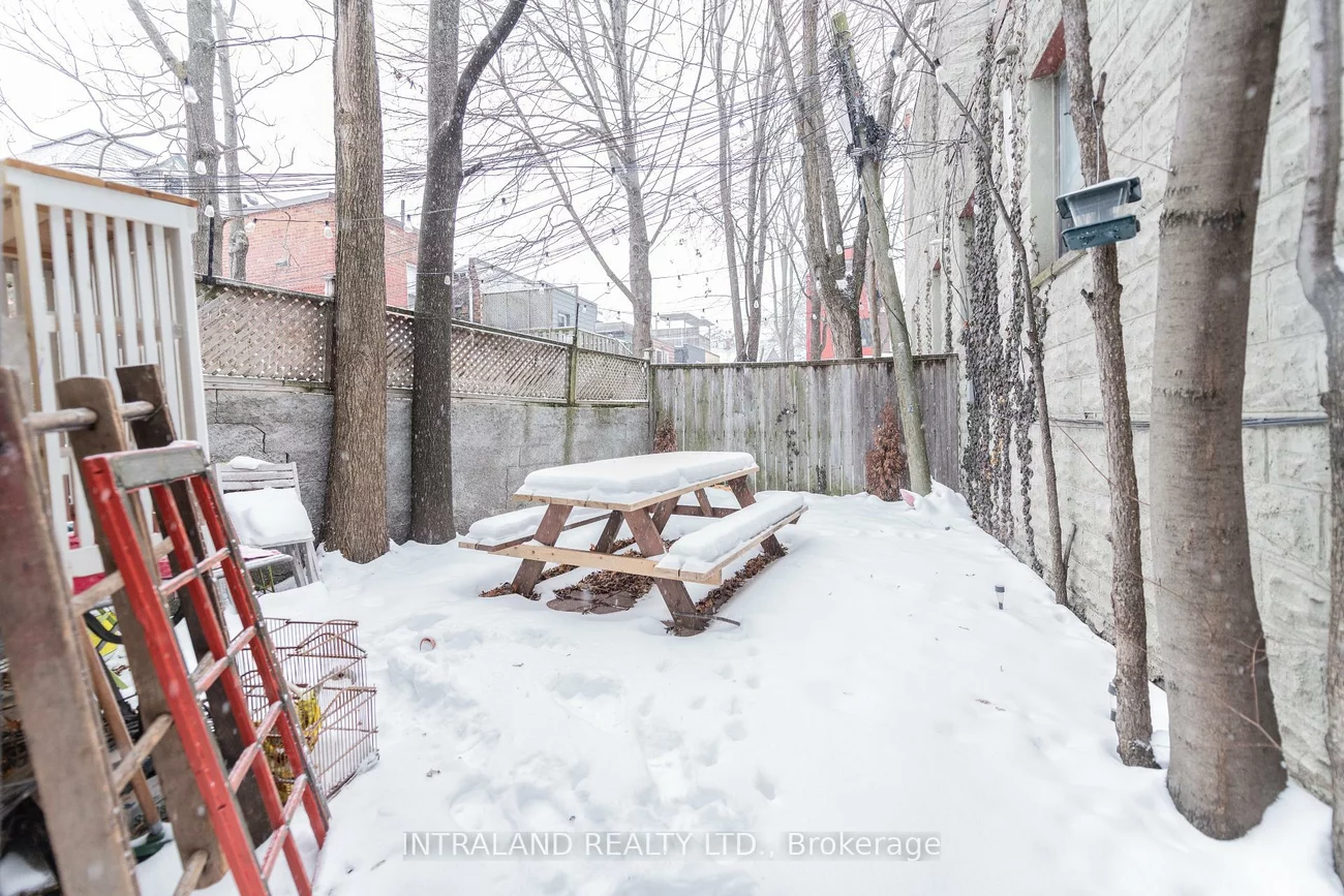 284, Lisgar, Little Portugal, Toronto