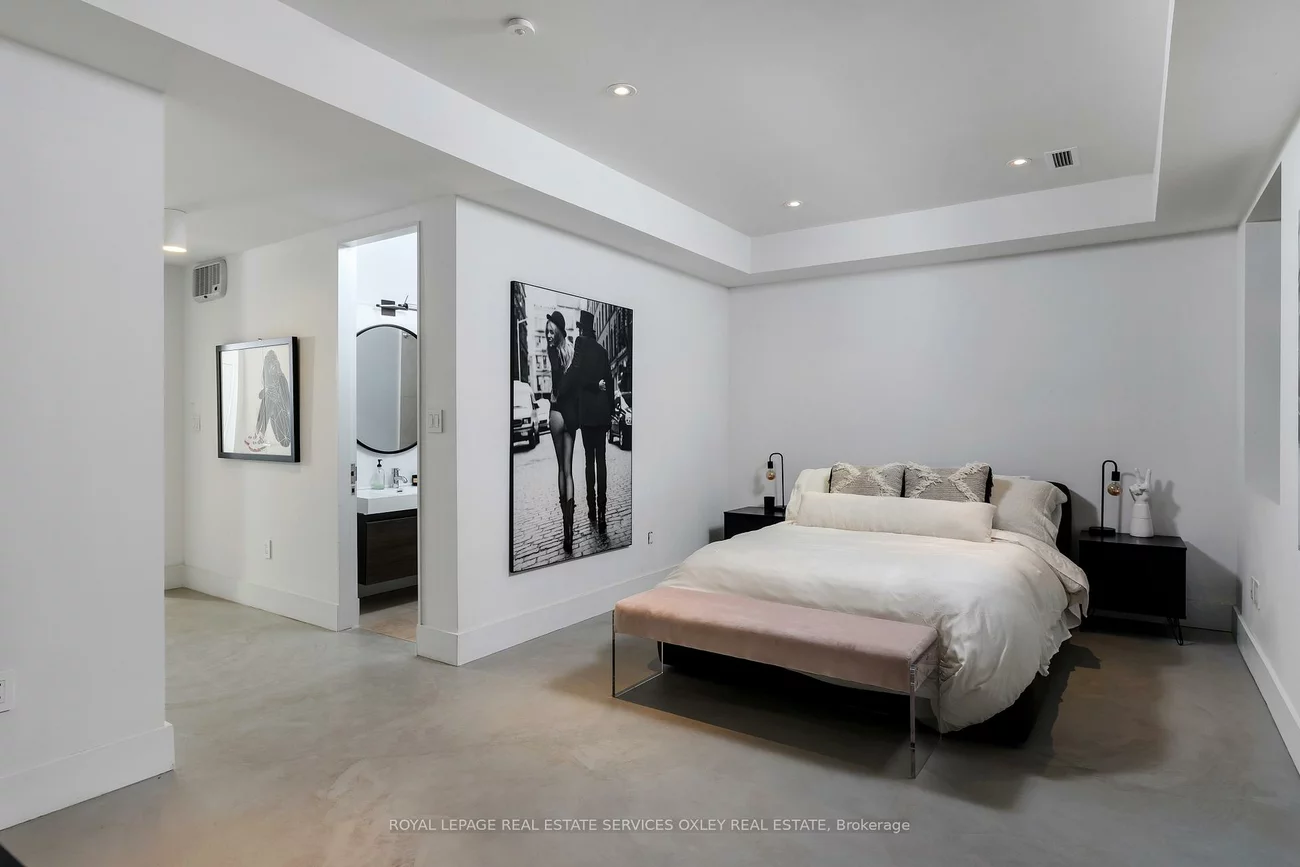 20A, Woodlawn, Yonge-St. Clair, Toronto