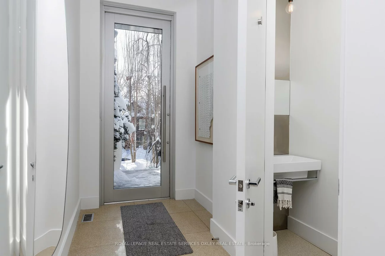 20A, Woodlawn, Yonge-St. Clair, Toronto