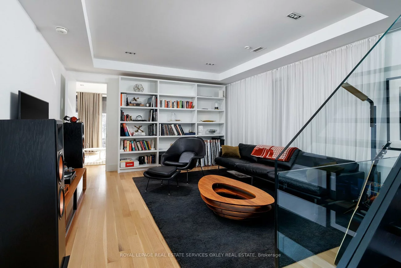 20A, Woodlawn, Yonge-St. Clair, Toronto