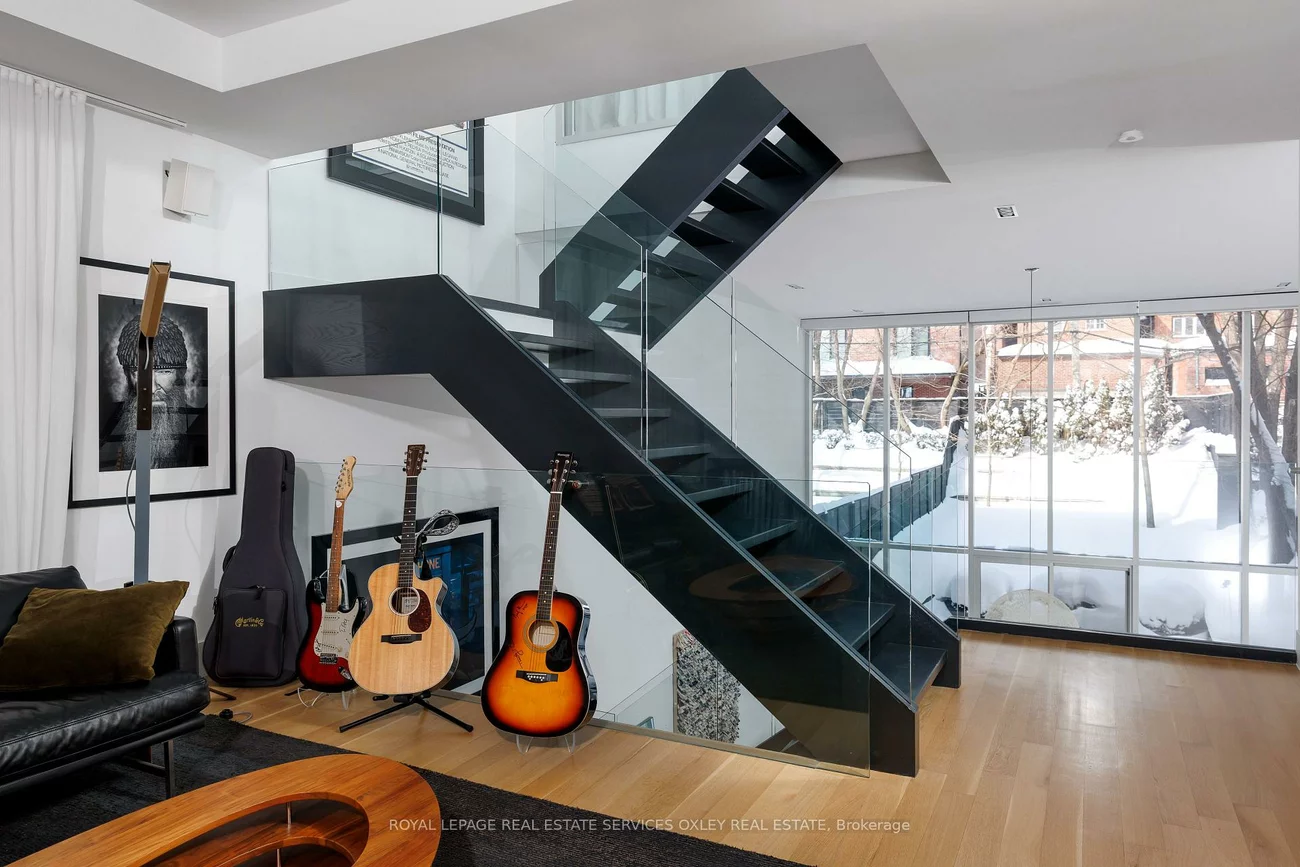 20A, Woodlawn, Yonge-St. Clair, Toronto