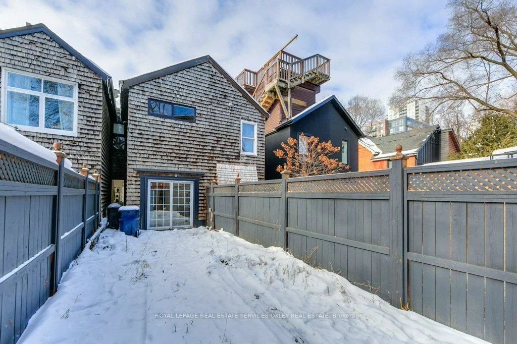 97, Sumach, Regent Park, Toronto