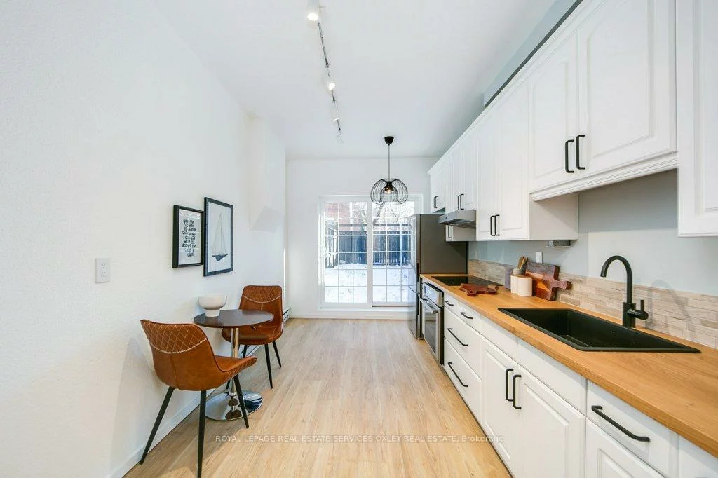 97, Sumach, Regent Park, Toronto