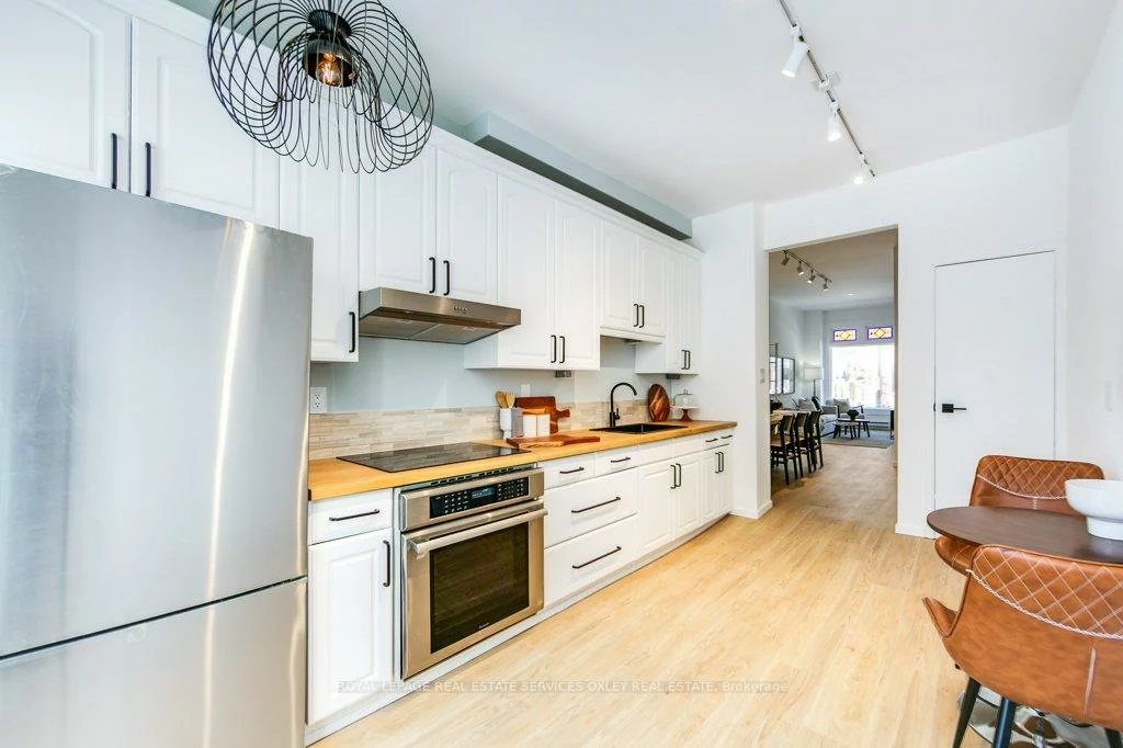 97, Sumach, Regent Park, Toronto