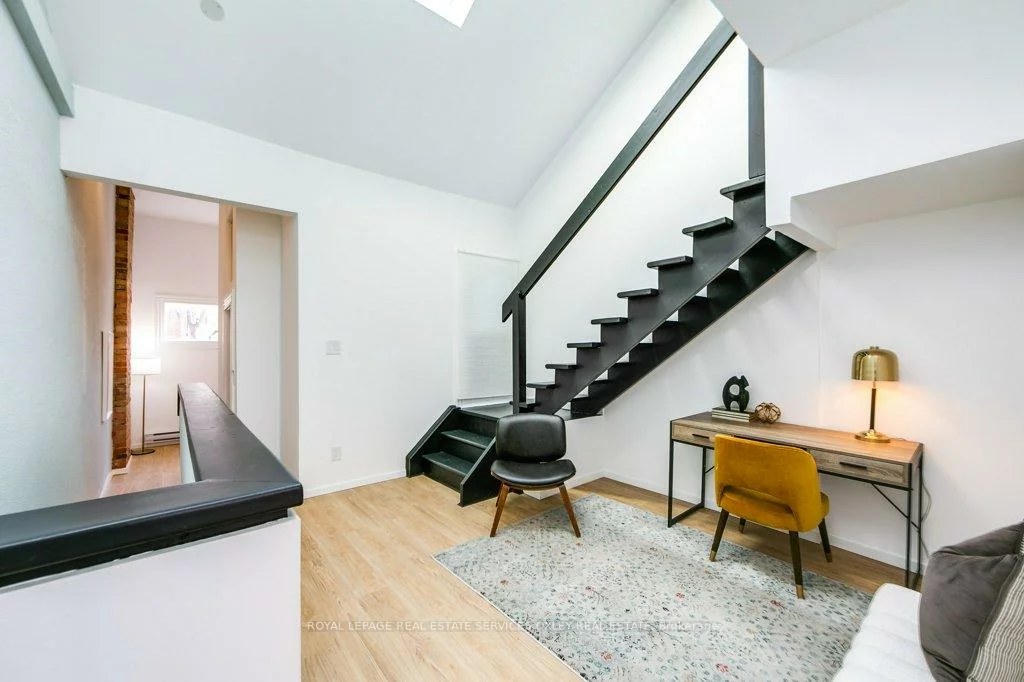 97, Sumach, Regent Park, Toronto