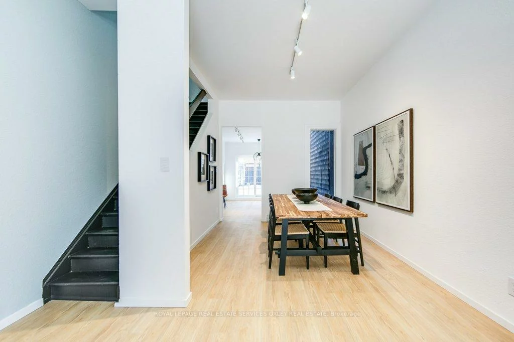 97, Sumach, Regent Park, Toronto