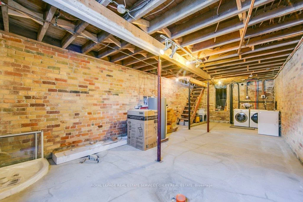 97, Sumach, Regent Park, Toronto