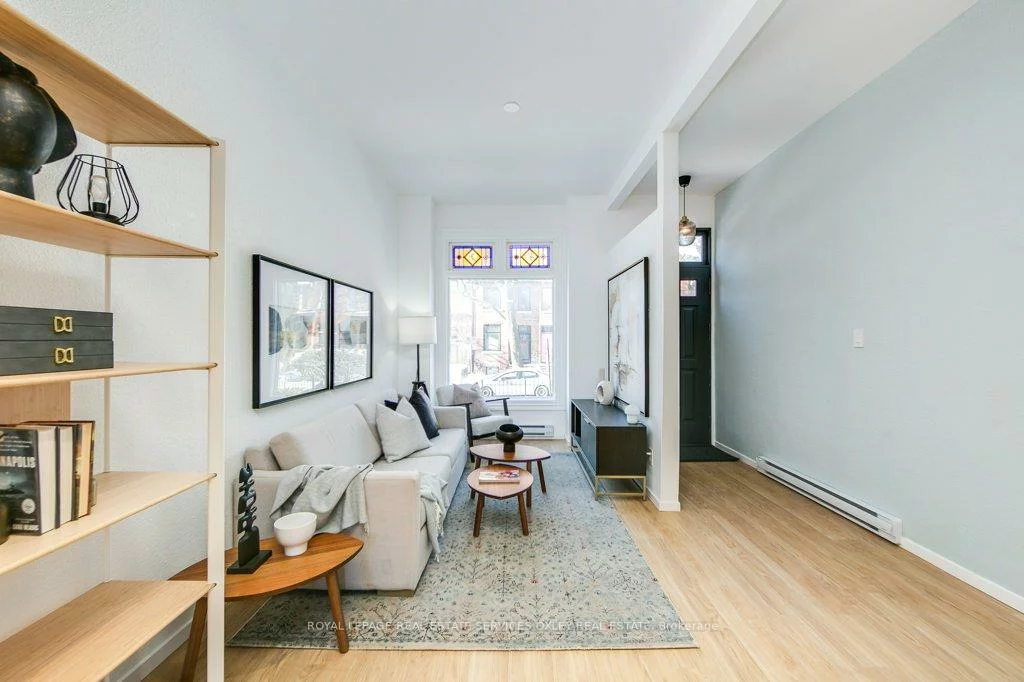 97, Sumach, Regent Park, Toronto