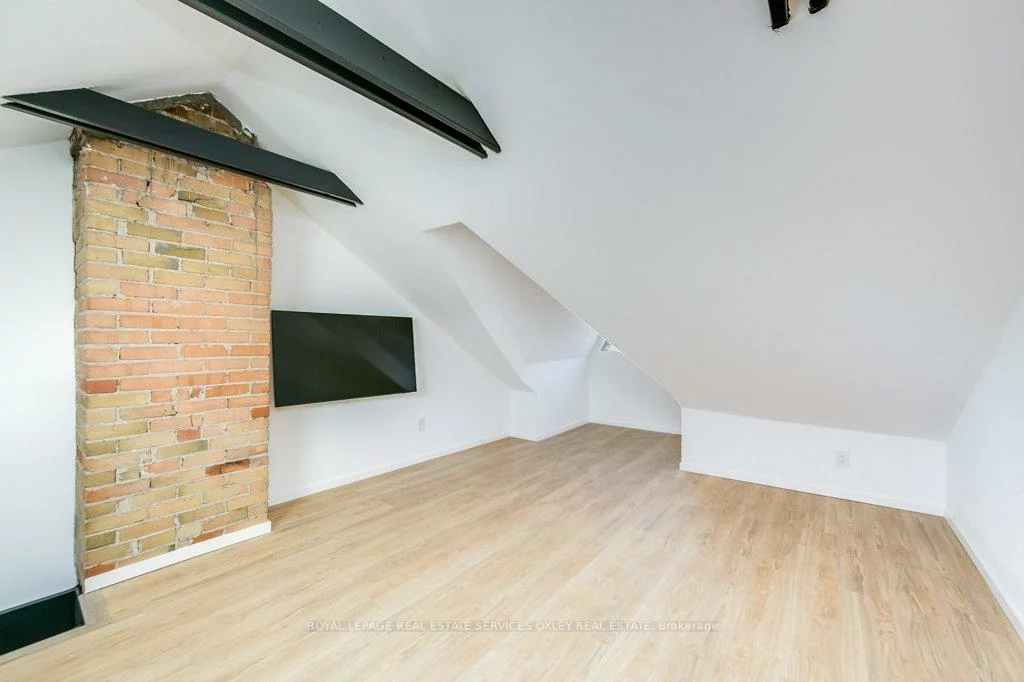 97, Sumach, Regent Park, Toronto